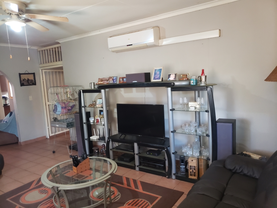 4 Bedroom Property for Sale in Geelhoutpark North West